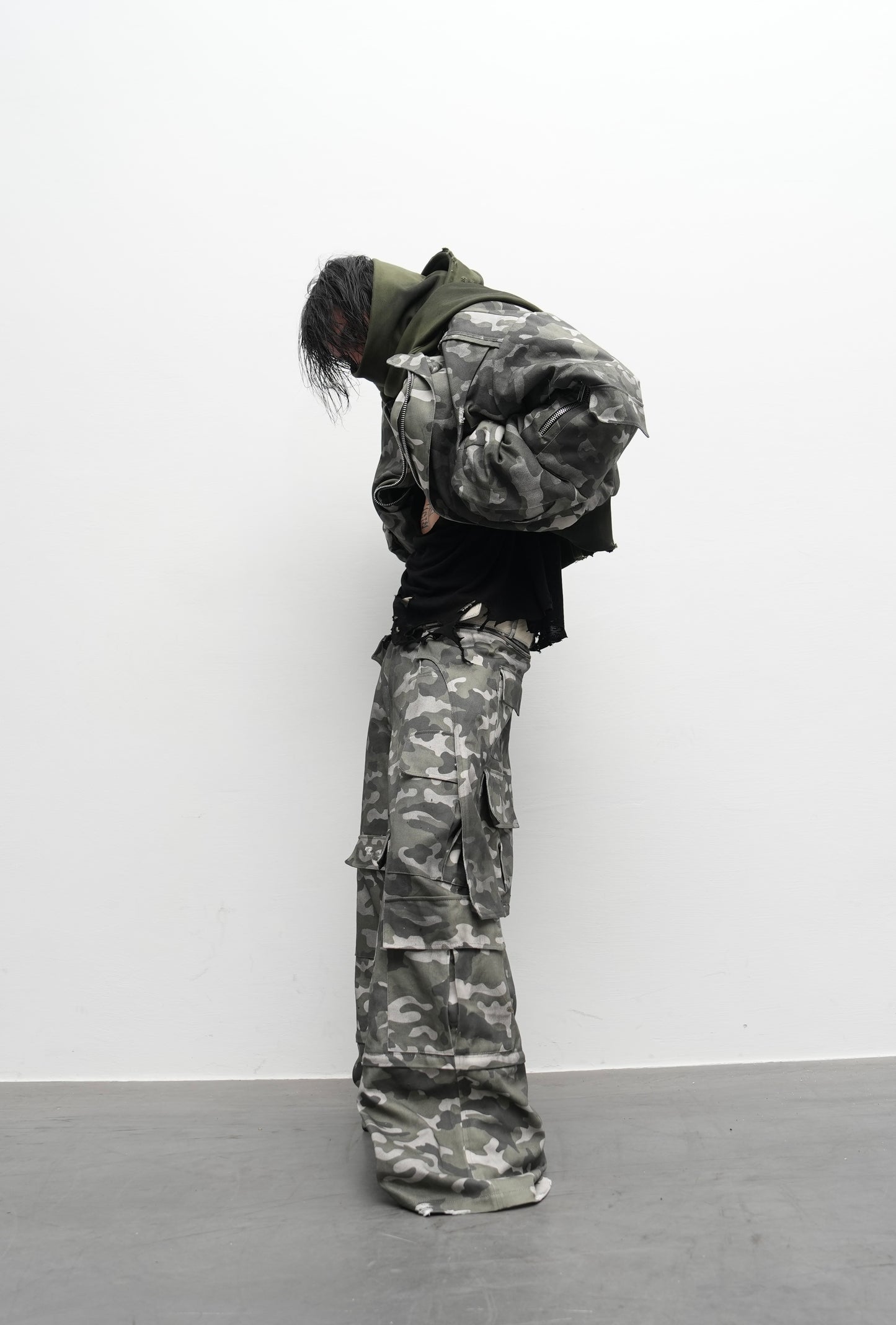 CN32 SCARF DIRTY GREEN CAMO BOMBER