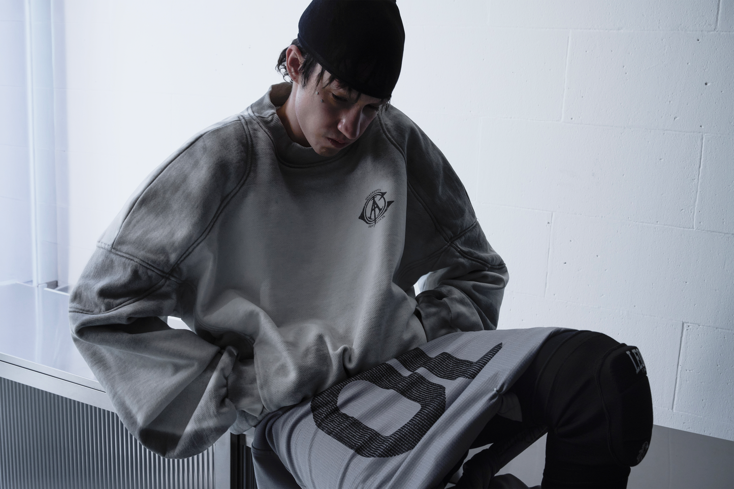 «++» White Dirty Rugby Padded Sweatshirt