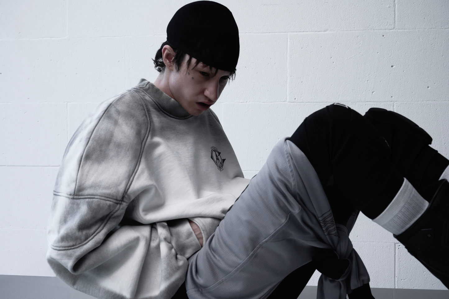 «++» White Dirty Rugby Padded Sweatshirt