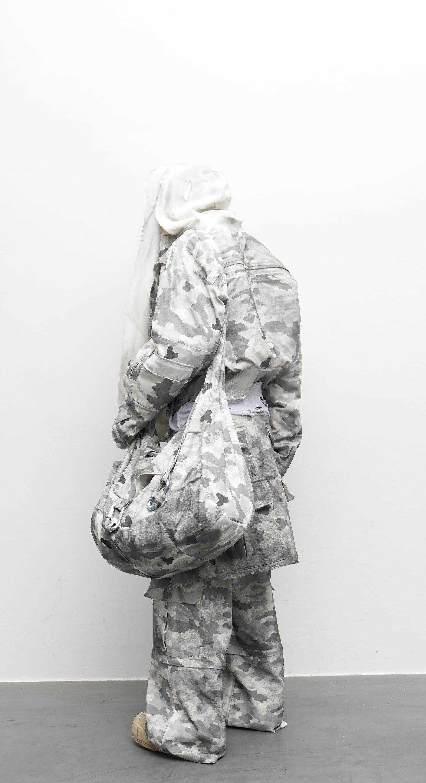 CN32 SCARF DIRTY WHITE CAMO BOMBER