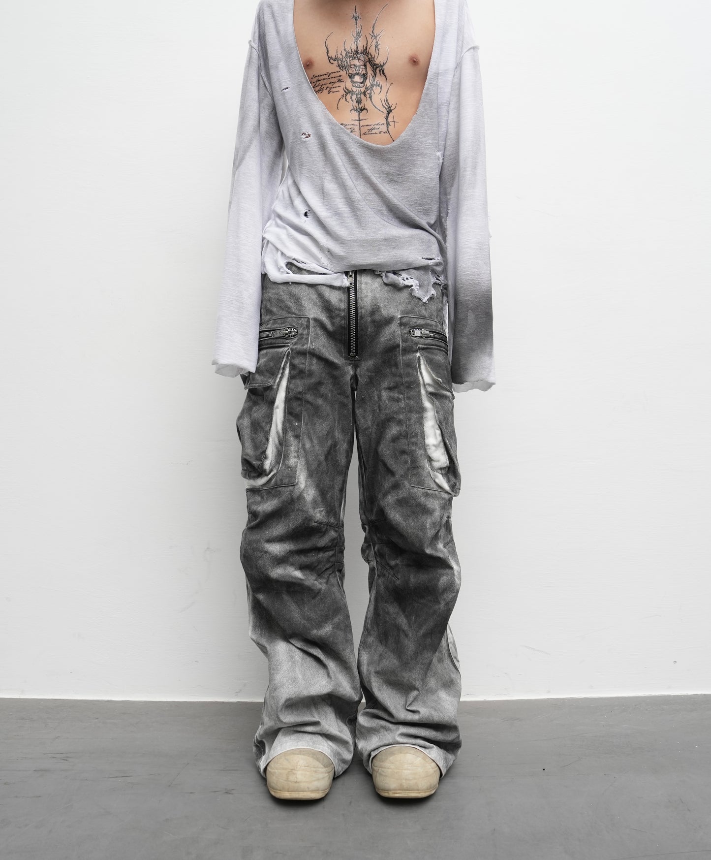 CN43 WHITE DIRTY PANTS